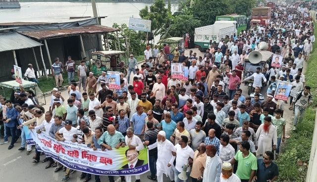 কালিয়াকৈরে বিএনপি নেতার মুক্তির দাবীতে বিক্ষোভ মিছিল