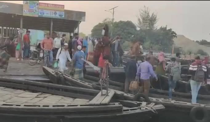 পরিদর্শন শেষে ইউএনও’র হুঁশিয়ারী: ভোগান্তির আরেক নাম খুলনার রূপসা খেয়াঘাট