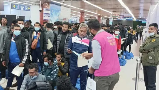 দেশে ফিরলেন লিবিয়ায় আটক ১৭৪ বাংলাদেশি