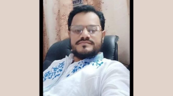 খুলনায় মব সৃষ্টি করে স্ত্রী ও শিশু সন্তানদের সামনেই সাংবাদিক কে মারপিট ও লুটপাট