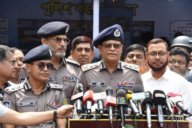 গাবতলি বাস টার্মিনালে নিরাপত্তা ব্যবস্থা পরিদর্শন করলেন আইজিপি ও ডিএমপির ভারপ্রাপ্ত কমিশনার