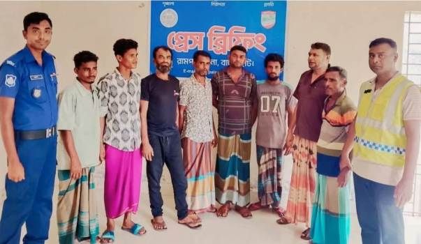 বাগেরহাটের রামপালে ইয়াবা ও ওয়ারেন্টভুক্ত আসামিসহ গ্রেফতার ৮