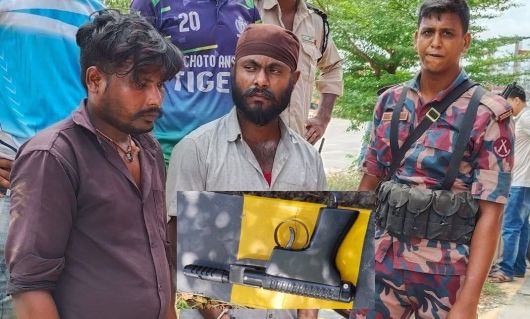 বেনাপোল বন্দরের টার্মিনাল থেকে দুই ভারতীয় ট্রাক চালক ইয়ার পিস্তল গুলিসহ আটক