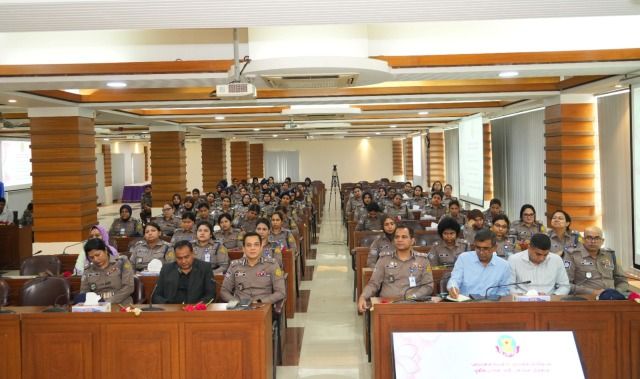 ঢাকা মেট্রোপলিটন পুলিশের উদ্যোগে আন্তর্জাতিক নারী দিবস উপলক্ষে সেমিনার অনুষ্ঠিত