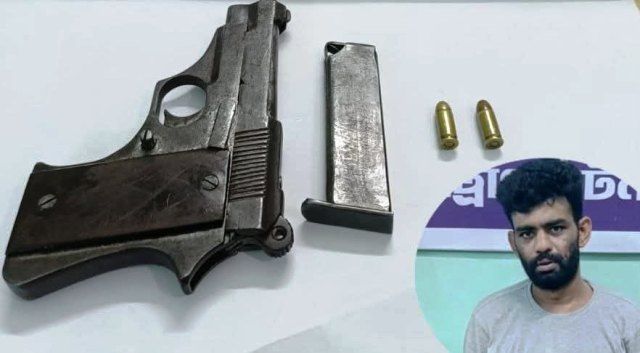 খুলনা নগরীর কুখ্যাত সন্ত্রাসী আশরাফুল করিম ওরফে গালকাটা রনি কে গ্রেফতার করেছে