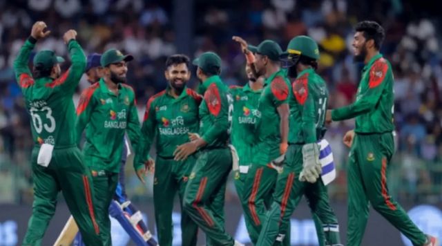 টসে হেরে ব্যাটিংয়ে বাংলাদেশ