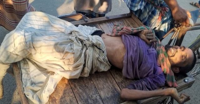 খুলনা মেডিকেল কলেজ হাসপাতালের বহির্বিভাগের সামনে অজ্ঞাতনামা ভিক্ষুকের মৃত্যু হয়েছে