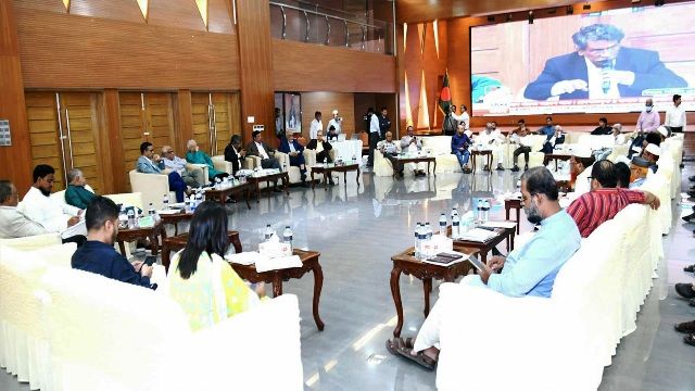 ফ্যাসিবাদী সরকার প্রতিরোধের মুখে পিছুহটতে বাধ্য হয়: আলী রীয়াজ