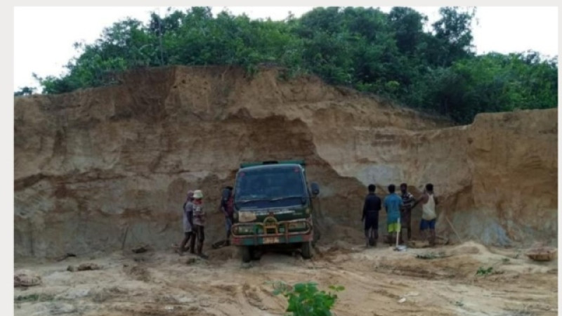 উখিয়ায় পাহাড় খেকোদের থাবায় ক্ষতবিক্ষত সংরক্ষিত বনাঞ্চল