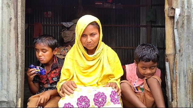 দৃষ্টি প্রতিবন্ধী পারিছার জিবন সংগ্রাম