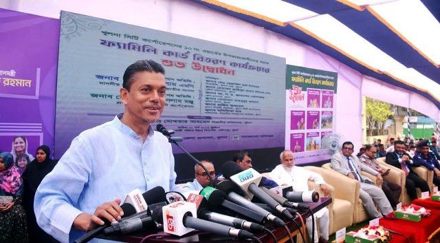 খুলনায় ফ্যামিলি কার্ড উদ্বোধন অনুষ্ঠানে পাঁচ হাজার ২৭৫ উপকারভোগীদের মাঝে ফ্যামিলি কার্ড বিতরণ