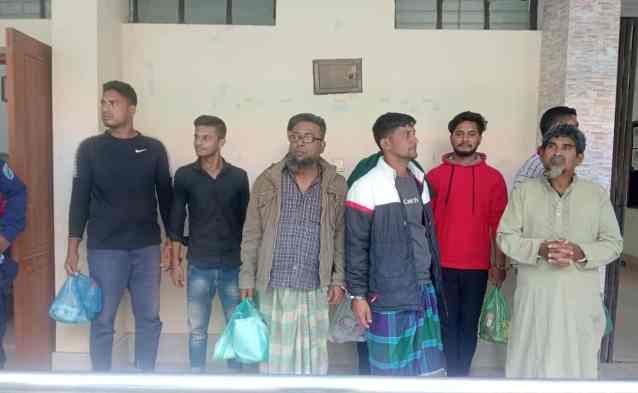 সিরাজদিখানে নিষিদ্ধ ছাত্রলীগ ও যুবলীগ মিছিল করায় ৪৫ জনের বিরুদ্ধে পুলিশের মামলা, আটক ১০