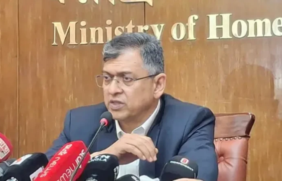 পুলিশের পোশাকে আগের জামা বহাল থাকবে, প্যান্টের রং হবে খাকি: স্বরাষ্ট্রমন্ত্রী