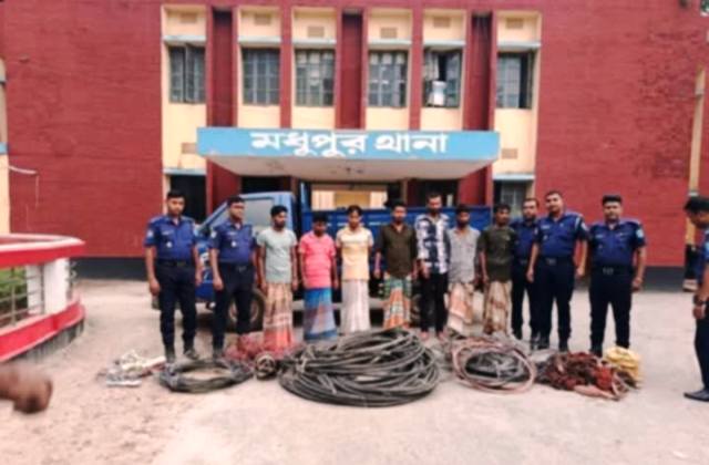 মধুপুরে বিএনপি নেতা স্বপন ফকিরের কারখানায় ডাকাতির ঘটনায় ৯ জন গ্রেফতার