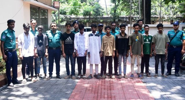 ফটোগ্রাফারকে খুন করে ক্যামেরা ছিনতাই:  ১০ জন গ্রেফতার