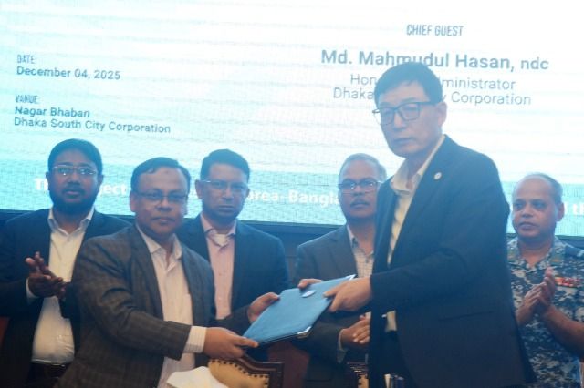 মাতুয়াইল বর্জ্য ব্যবস্থাপনা পরিবেশবান্ধব করার জন্য ডিএসসিসি ও B & F Company Limited এর মধ্যে পাইলট প্রকল্প বাস্তবায়নের চুক্তি স্বাক্ষরিত