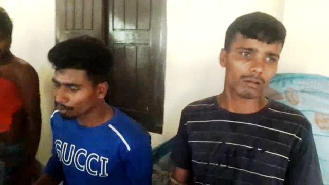 কুড়িগ্রামে দুই ভ্যান চোরকে গন ধোলাই দিয়ে ছেড়ে দেওয়া হয়েছে