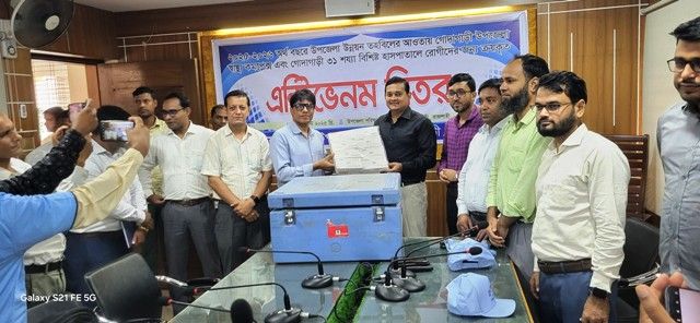 গোদাগাড়ীতে দুইটি সরকারী হাসপাতালকে ২০০টি বিষধর সাপের ভ্যাকসিন প্রদান করেছে ইউএনও