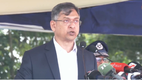 পুলিশ কোনো বিশেষ দলের লাঠিয়াল বাহিনী নয়, পুলিশ হবে জনগণের বন্ধু :  স্বরাষ্ট্রমন্ত্রী