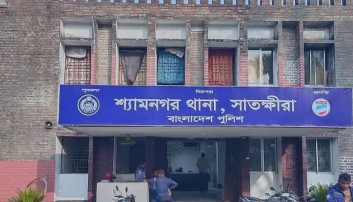 সাতক্ষীরার শ্যামনগরে সিলিং ফ্যানে ঝুলন্ত অবস্থায় বিজিবি সদস্যের লাশ।