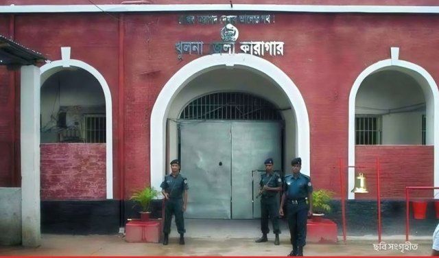 খুলনা জেলা কারাগারের মধ্যে প্রভাব বিস্তারকে কেন্দ্র করে দুই গ্রুপের সংঘর্ষে ঘটনা ঘটেছে