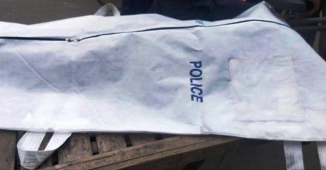 খুলনার রায়েরমহলে গলায় গামছা প্যাঁচানো যুবকের ঝুলন্ত মরদেহ উদ্ধার করেছে পুলিশ