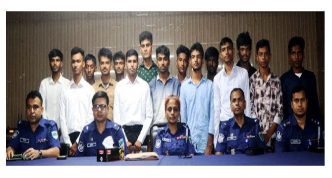 মাগুরায় ১৬০ টাকায় ১৩ জন পেলেন পুলিশে চাকুরী