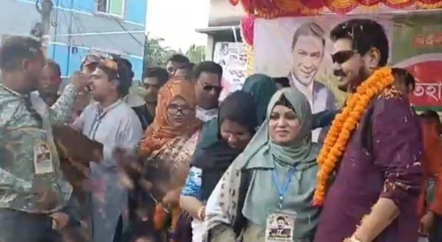 বটিয়াঘাটার জনসভায় এজাজ বলেন.বিএনপির ৩১ দফা বাস্তবায়ন হলে কৃষি-শিল্পের উন্নয়ন ঘটবে