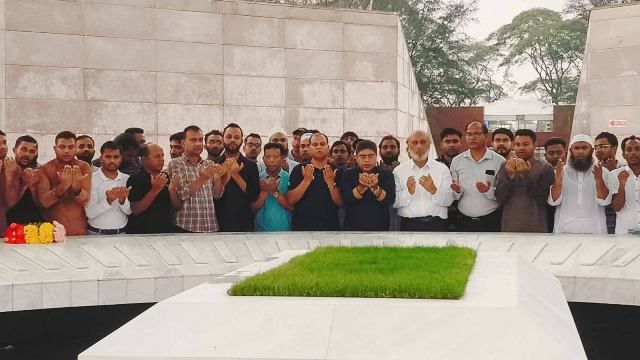 শহীদ জিয়াউর রহমান-এর মাজারে ‘আমারা বিএনপি পরিবার’-এর শ্রদ্ধা নিবেদন