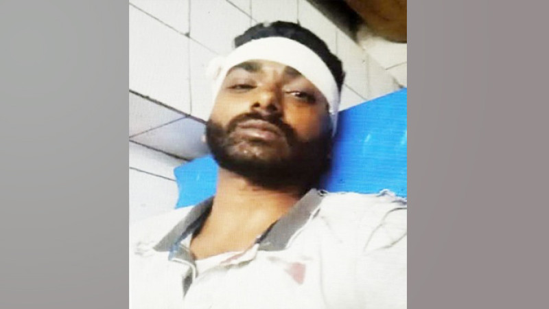 যশোরে যুবককের মাথা ফাটিয়ে টাকা ও মানিব্যাগ ছিনতাই
