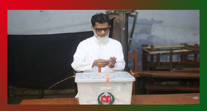 ভোট দিলেন হাবিবুর রশিদ হাবিব