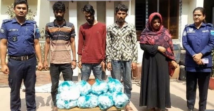 রূপগঞ্জে মাদদ্রব্যসহ ৪ মাদক ব্যবসায়ী গ্রেফতার