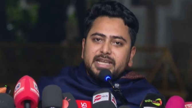 বিএনপির বিরুদ্ধে ইসিকে ‘চাপ দেওয়ার’ অভিযোগ নাহিদ ইসলামের