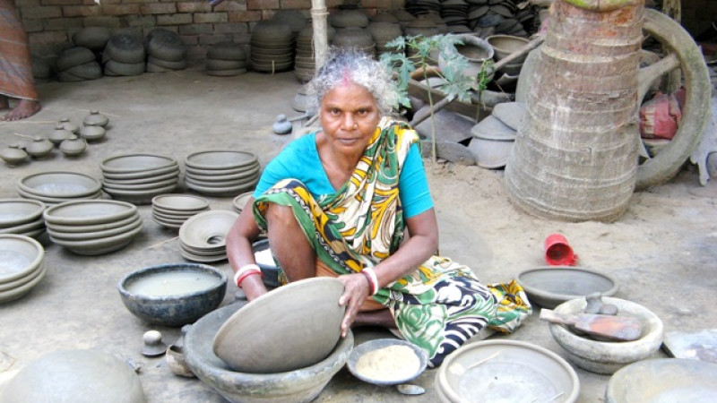 বিলীনের পথে আত্রাইয়ের ঐতিহ্যবাহী মৃৎ শিল্প