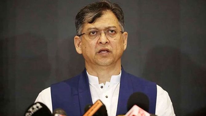 ছায়া মন্ত্রিসভাকে স্বাগত জানিয়ে যা বললেন সালাহউদ্দিন আহমদ