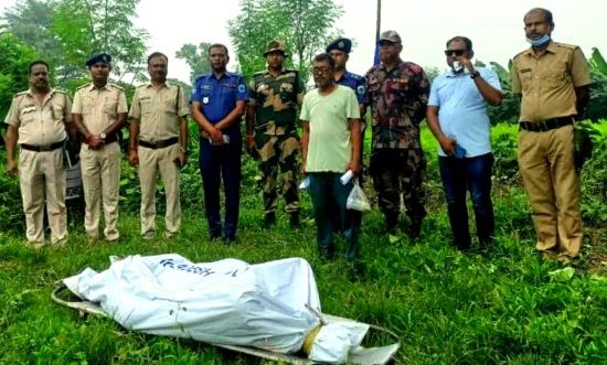 পত্নীতলা ১৪ বিজিবি ও বিএসএফ পতাকা বৈঠকে ভারতীয় নাগরিকের লাশ হস্তান্তর