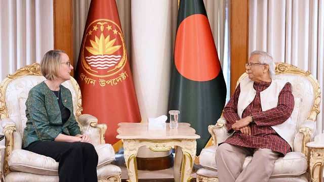 প্রধান উপদেষ্টার সঙ্গে ব্রিটিশ হাইকমিশনারের সাক্ষাৎ