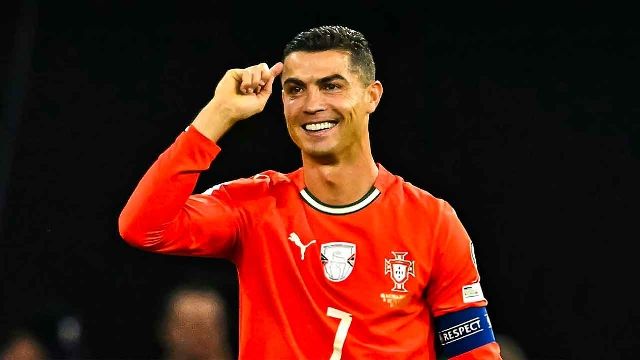 ক্রিস্টিয়ানো রোনালদো ইতিহাসের প্রথম বিলিয়নিয়ার ফুটবলার