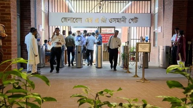 সংসদ গ্যালারির নামকরণ ৭ বীরশ্রেষ্ঠের নামে, মূল ফটকে এমএজি ওসমানী