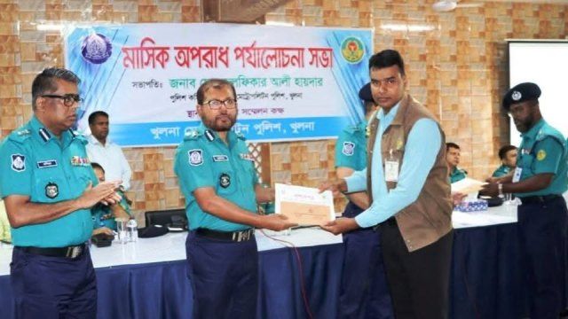 খুলনায় কেএমপি’র মাসিক অপরাধ পর্যালোচনা সভা অনুষ্ঠিত হয়েছে