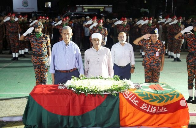বীর ফায়ারফাইটার শামীম আহমেদ’র জানাজা সম্পন্ন