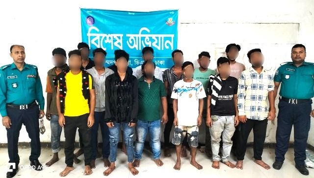 মোহাম্মদপুর থানা পুলিশের অভিযানে বিভিন্ন অপরাধে জড়িত ১৪ জন গ্রেফতার