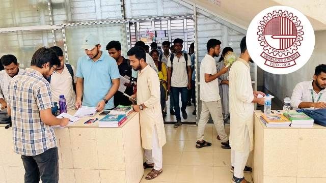 বুটেক্স স্টেশনারিতে জায়গাস্বল্পতা: ভোগান্তিতে শিক্ষার্থীরা
