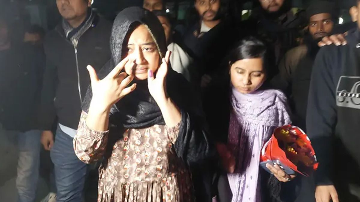 র‌্যালিজামিনে মুক্তি পেলেন সেই সুরভী