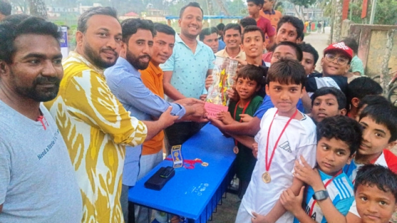 গলাচিপায় ফুটবল টুর্ণামেন্টের ফাইনাল খেলা ও পুরস্কার বিতরণ অনুষ্ঠান
