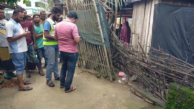 গাংনীতে দুটি বোমার সদৃশ্য বস্তু উদ্ধার