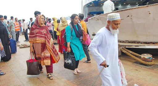 ঈদের ছুটি কাটিয়ে রাজধানীতে ফিরছেন কর্মজীবী মানুষ