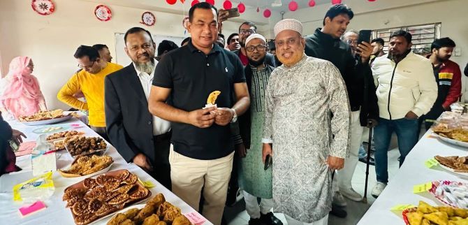 কালিয়াকৈরে হারিয়ে যাওয়া সংস্কৃতি তুলে  ধরতেই আইডিয়াল পিঠা উৎসব উদযাপন
