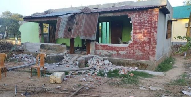আশুলিয়ায় প্রবাসীর স্ত্রীকে মারধর ও বাড়িঘর ভাঙচুরের অভিযোগ: তিন বছরেও বিচার মেলেনি