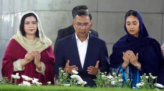 প্রধানমন্ত্রী তারেক রহমান শপথ গ্রহণের পর বাবা-মায়ের কবর জিয়ারত করলেন